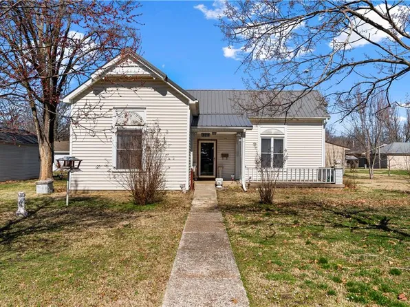 308 E Olive St, Rich Hill, MO 64779