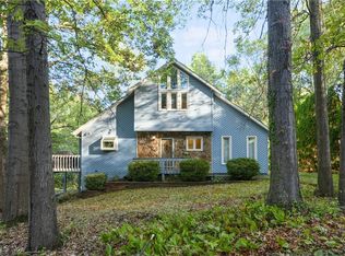 465 Spring Grove Dr, Tallmadge, OH 44278