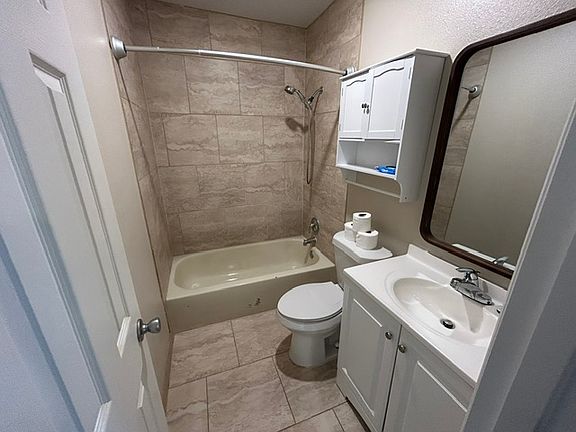 2nd image of 1203 E Woodin Blvd #1203
