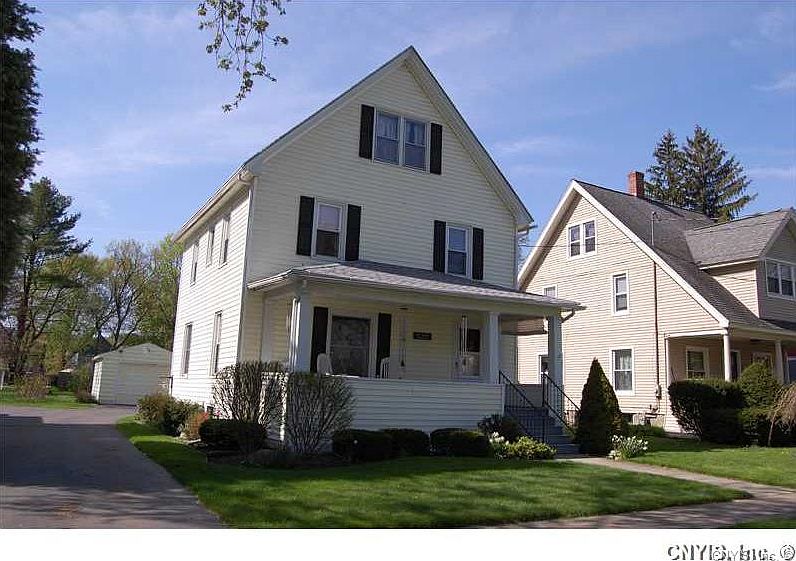 1st image of 27 William St