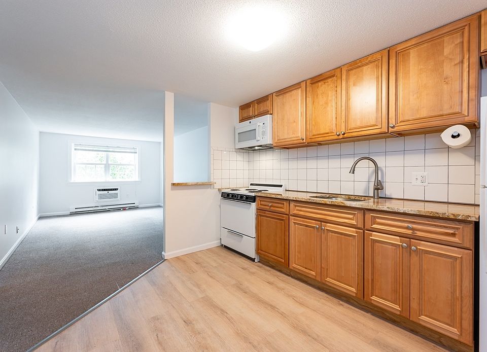 1st image of 236 Low St APT 11