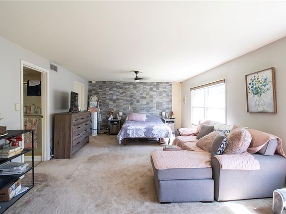 5th image of 2173 Longwood Ct