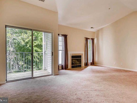 3rd image of 1304 Cranesbill Ct Unit 302