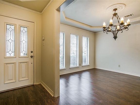 2nd image of 2817 Live Oak Dr