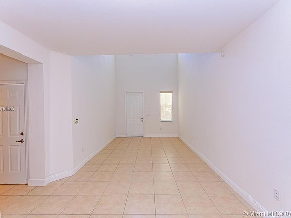 4th image of 7421 NW 107th Pl