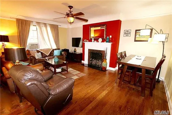 Sold by Remax City Square | media 26