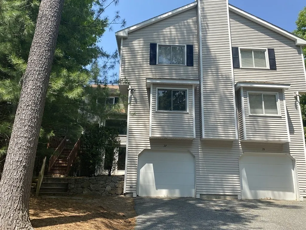 2 bed, 2.5 bath, 2064 sqft, $3,200 — Photo 2
