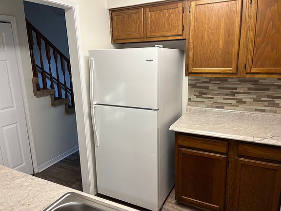 4th image of 3840 Spanish Trl APT A