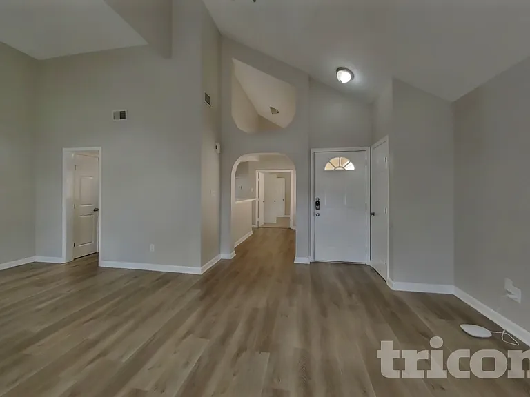 16027 Hidden Acres Dr — Photo 3
