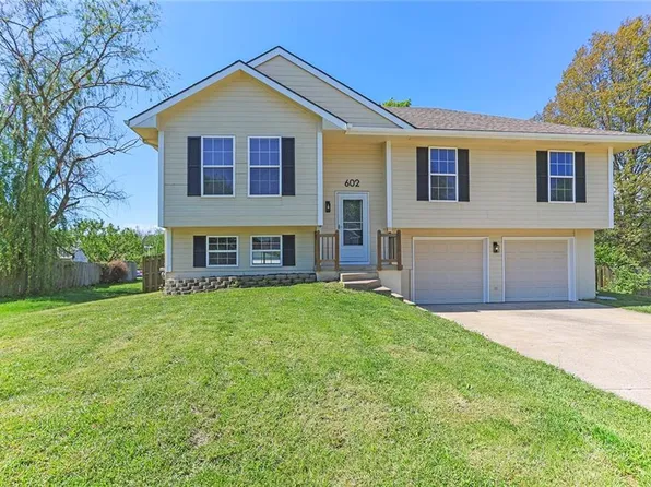 602 Woodson St, Kearney, MO 64060