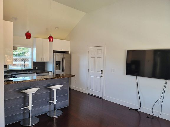 2nd image of 15105 Union Ave #1