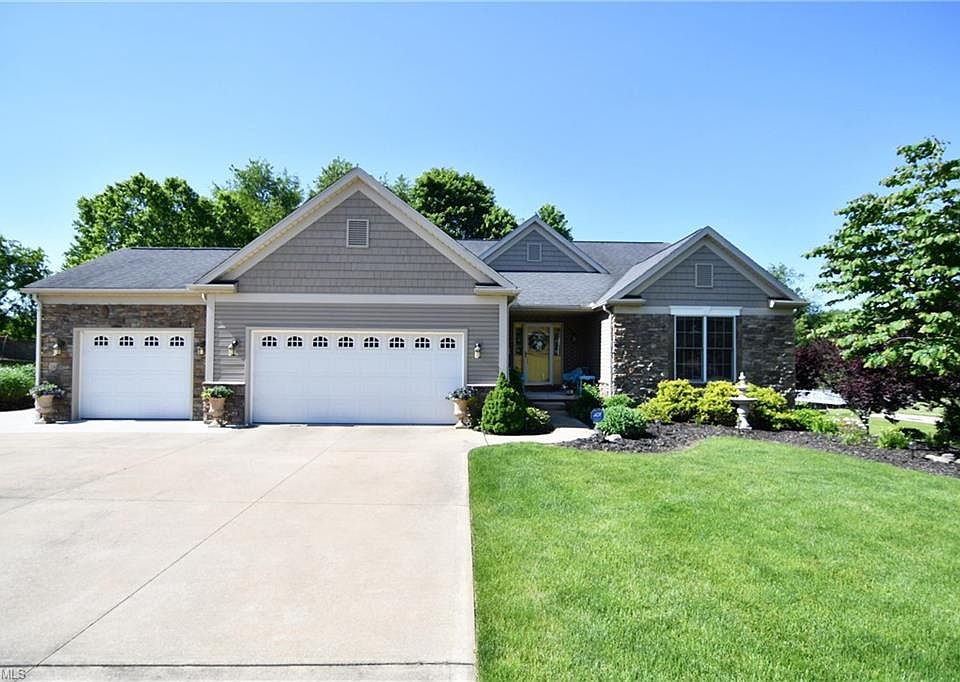 1st image of 84 Deer Valley Dr