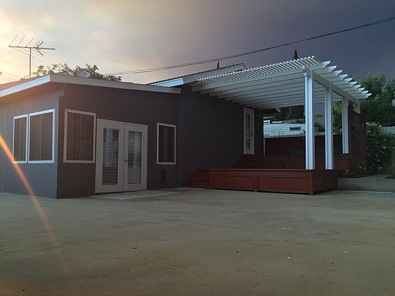 3rd image of 1120 N Catalina Ave
