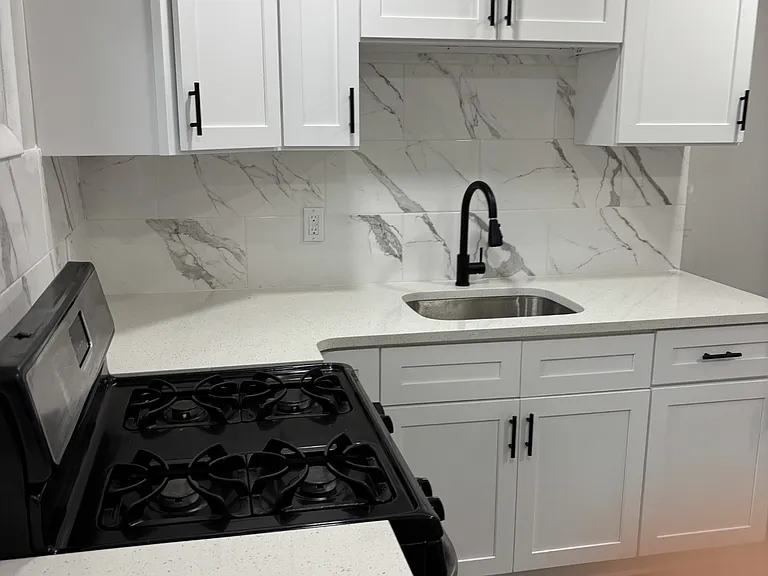 133 N Salford St — Photo 4