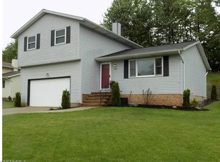 9709 Running Brook Dr, Parma, OH 44130