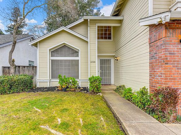 3rd image of 8209 Surrey Park Ct