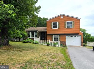 826 Lark Dr, Harrisburg, PA 17111