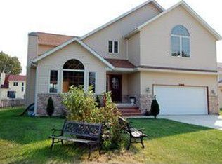 9819 3rd Ave, Pleasant Prairie, WI 53158