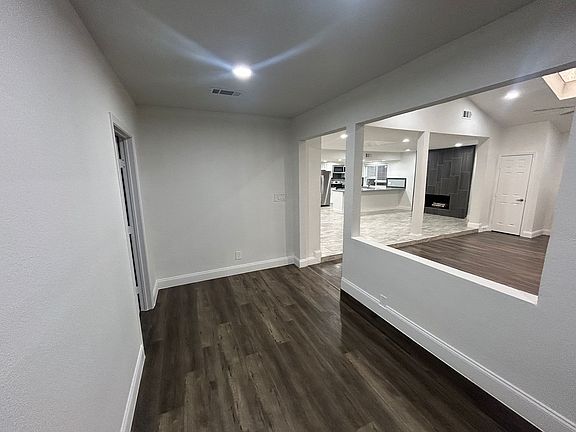 5th image of 2905 Spring Brook Dr