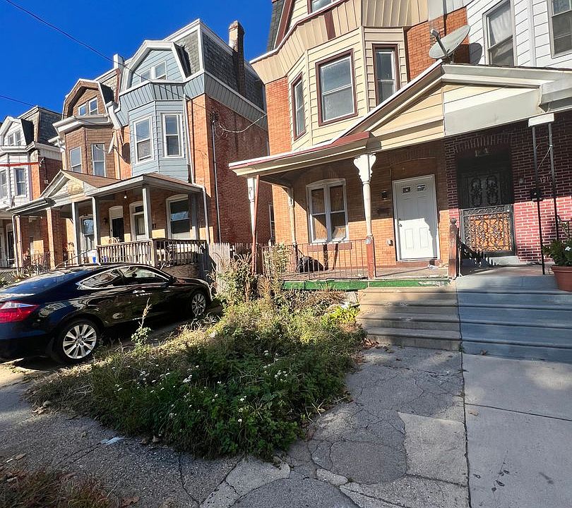 1st image of 129 E Wellens St