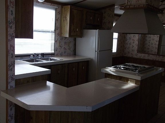 4th image of 231 Logan Dr