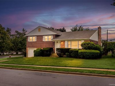 7 Barby Lane, Plainview, NY, 11803
