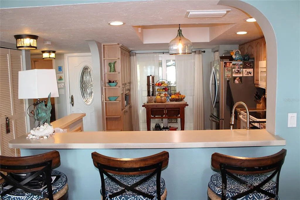 2 bed, 2.0 bath, 1364 sqft, $2,495 — Photo 2
