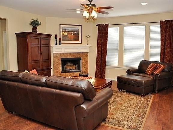 3rd image of 3800 Hickory Bend Trl
