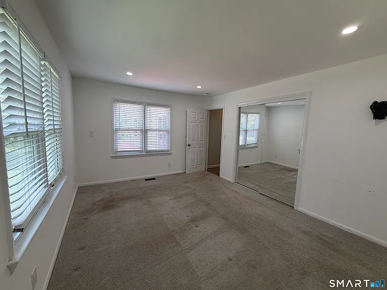 18 Hilltop View Rd — Photo 10