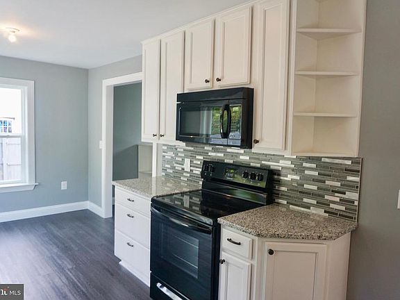 4th image of 21648 N Essex Dr