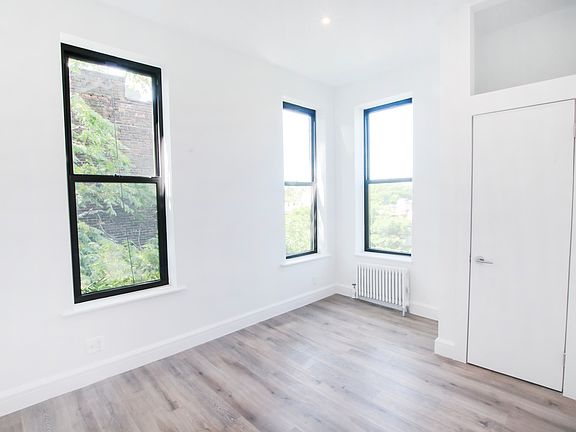 4th image of 165 Howard Ave APT 1L