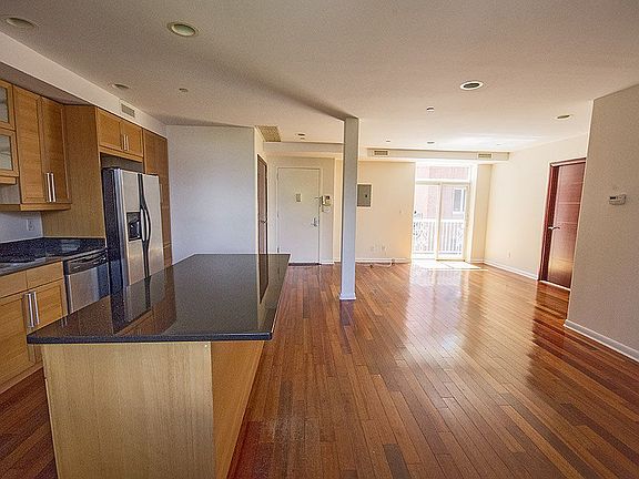 4th image of 442 S 5th St #2B