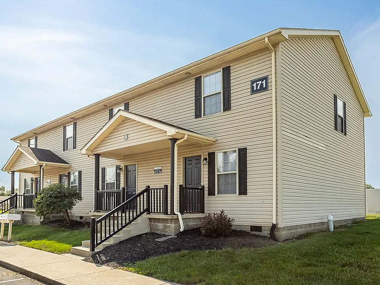 Fox Brook Apartments — Photo 11