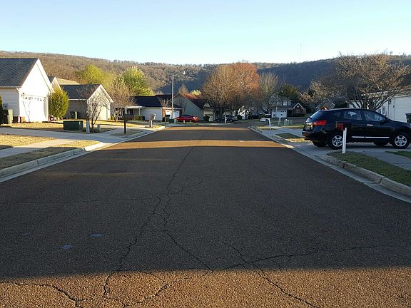 5th image of 219 Albany Dr NE