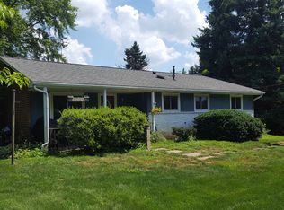 101 Dover Dr, Coraopolis, PA 15108