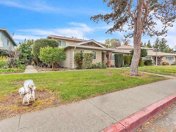 3rd image of 1369 Del Rio Cir Unit D