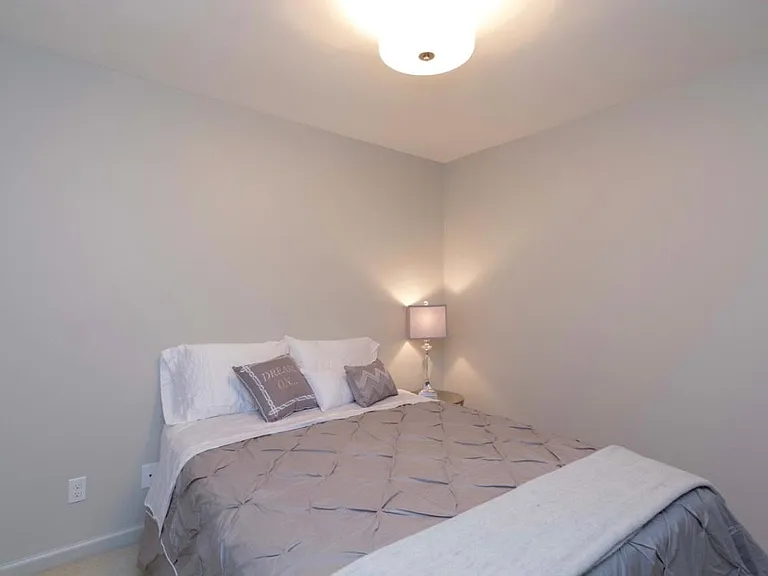 Upstairs bedroom, two twins or one king