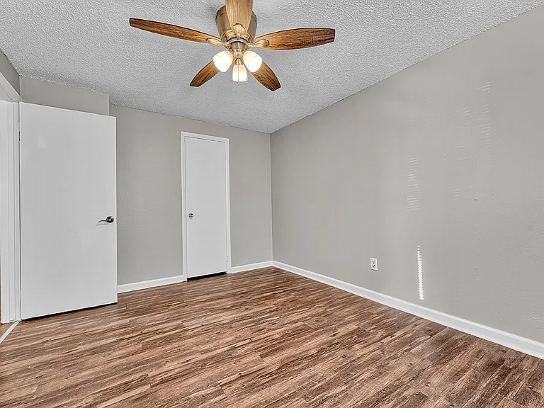 1201 Brentwood St #1209 — Photo 24