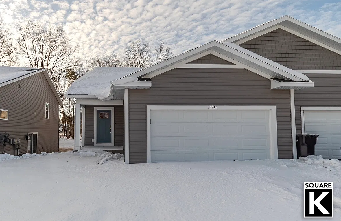 4 bed, 2.5 bath, 2085 sqft, $2,400 — Photo 3