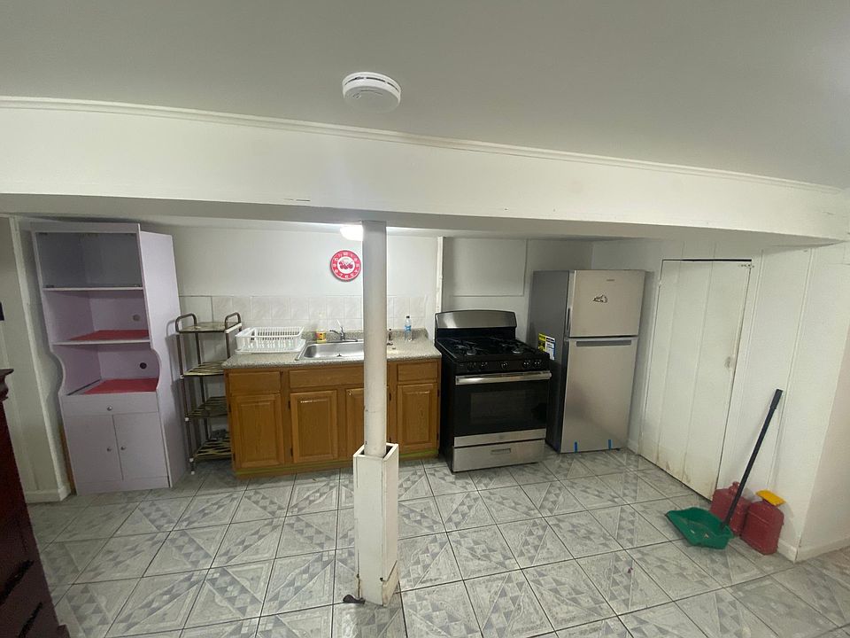 2nd image of 59-44 Flushing Ave #1