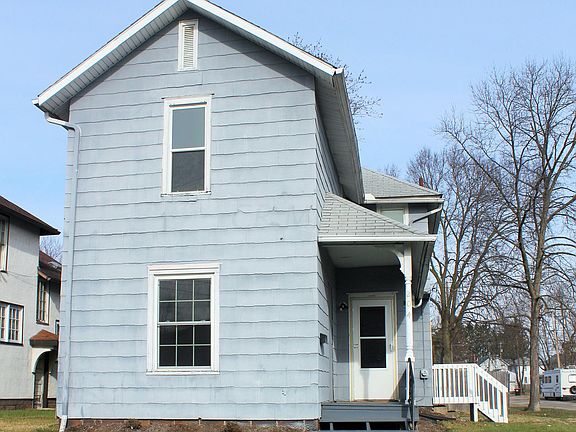 2nd image of 204 Cambria St