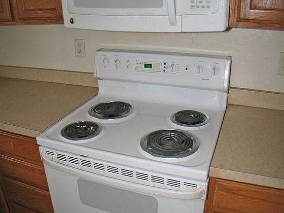 4th image of 255-275 1st Ave W