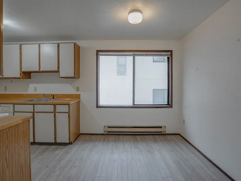 1122 NW Market St #5 — Photo 14