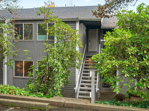44 Eagle Crest Dr APT 13, Lake Oswego, OR 97035