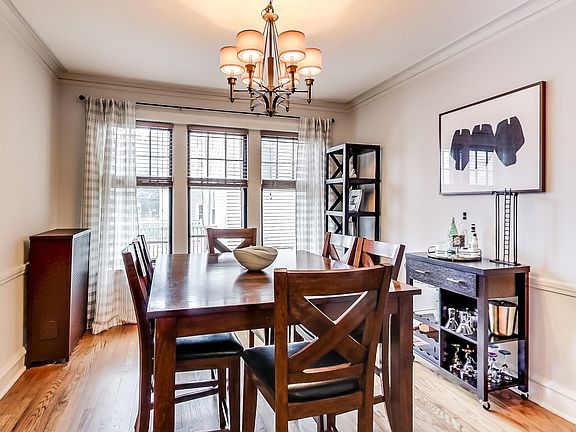 5th image of 2208 W Winnemac Ave APT 1