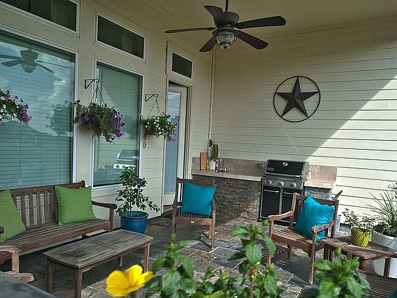 Outdoor Kitchen