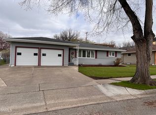 1733 N 9th St, Bismarck, ND 58501