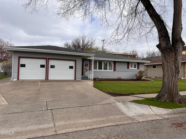 1733 N 9th St, Bismarck, ND 58501