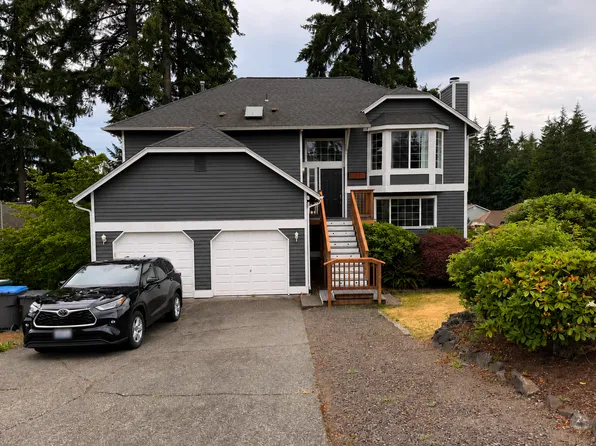 10111 Ashley Cir NW, Silverdale, WA 98383