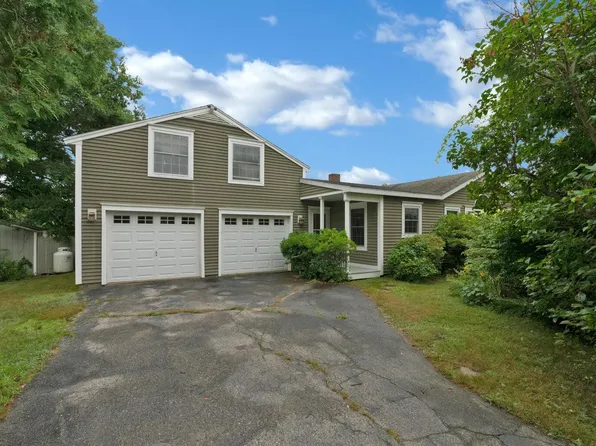 1128 Sawyer Road, Cape Elizabeth, ME 04107